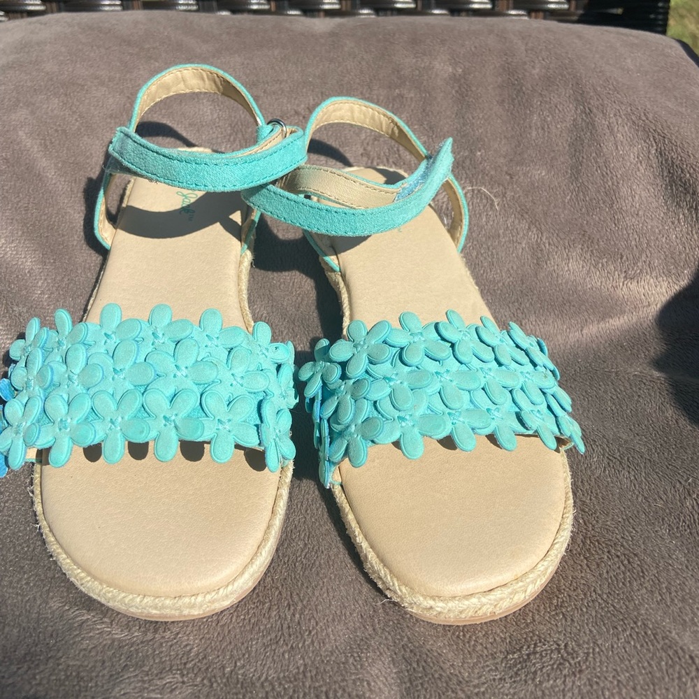 Mint green girls sandals  Great condition size 10